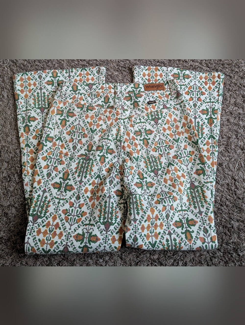 NWT Wrangler Fierce Flare High Rise Festival Multicolor Print 32" Jeans Sz 10 - Picture 8 of 8